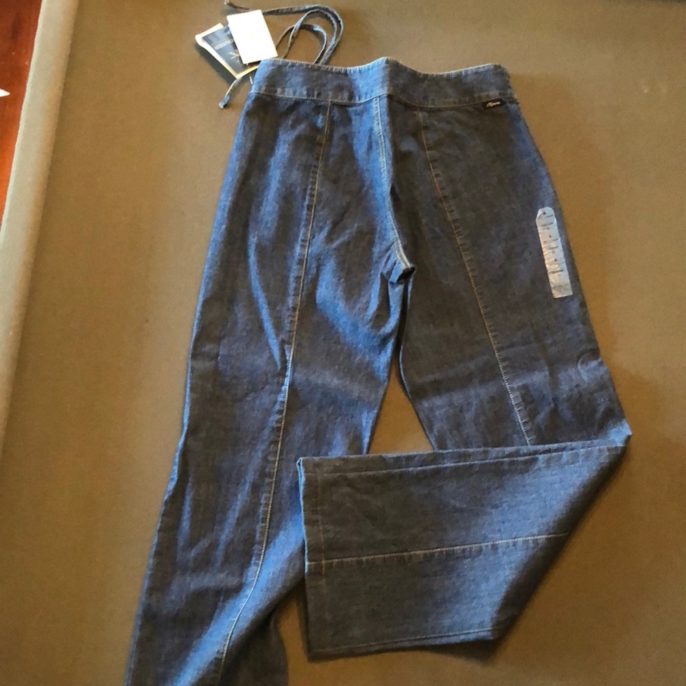 Jeans - Picture 2 of 3